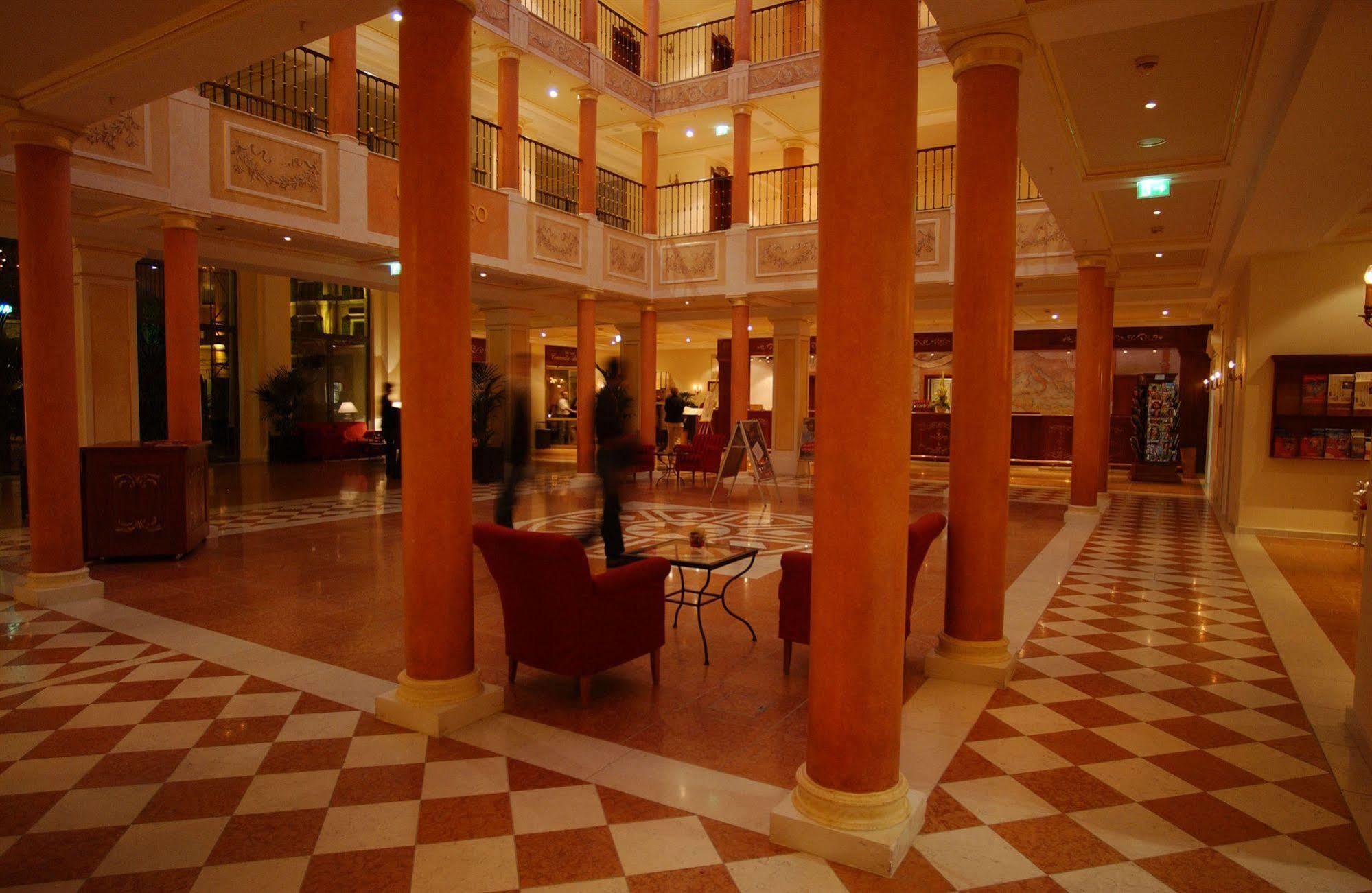 4 Hotel รูสท์ ภายนอก รูปภาพ